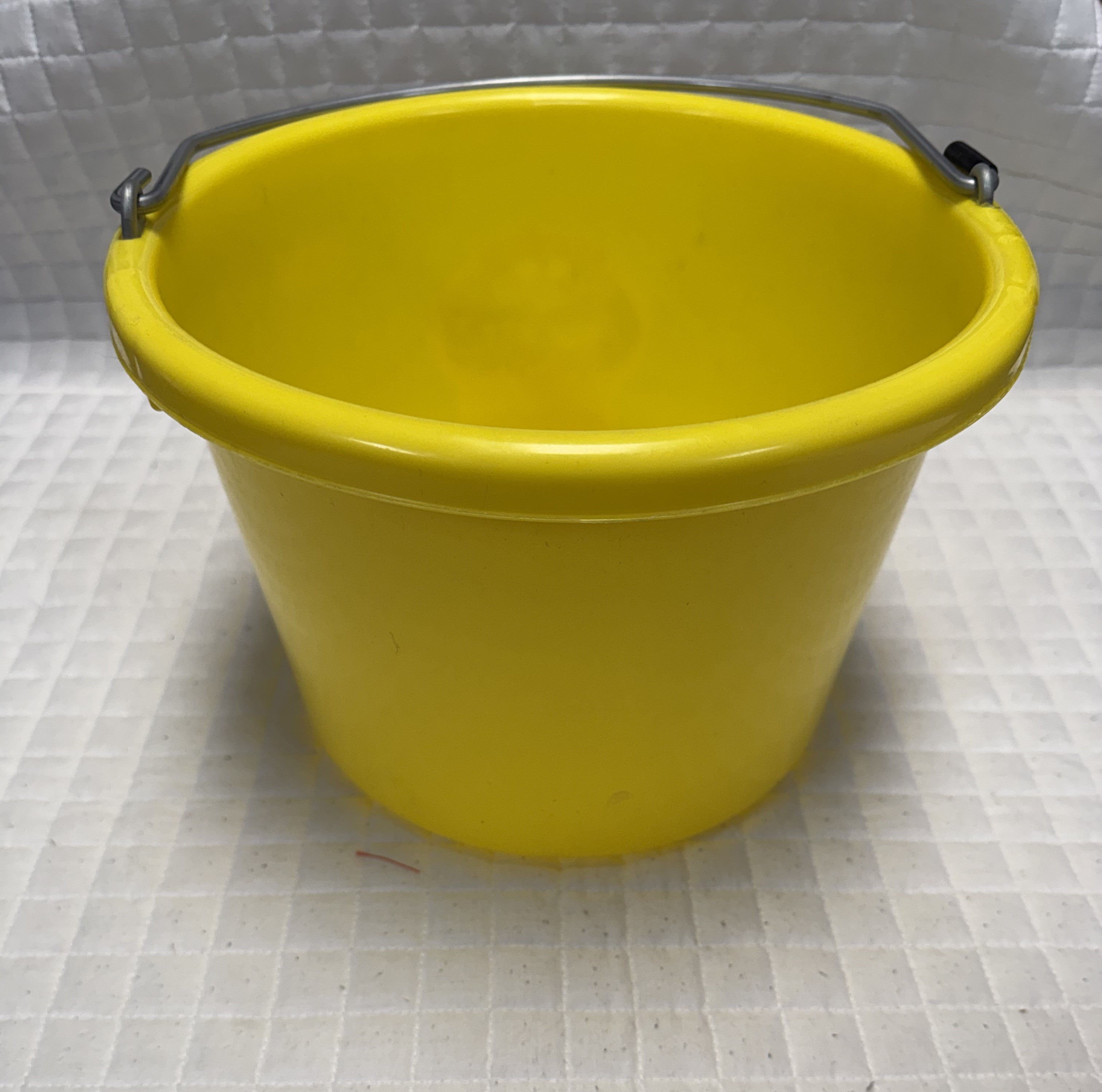 Duraflex 8 Quart Pail