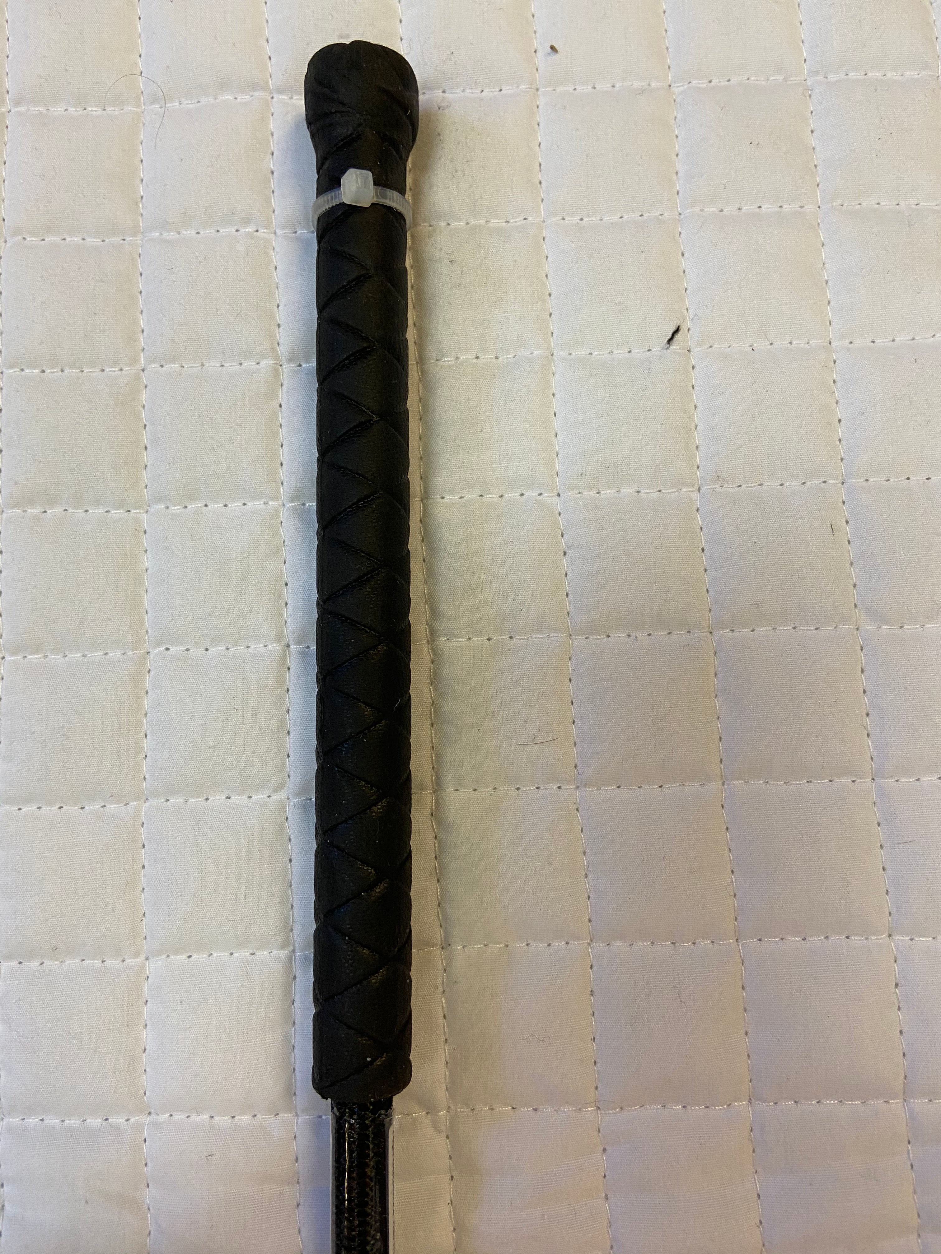 18" Black Jumping Bat