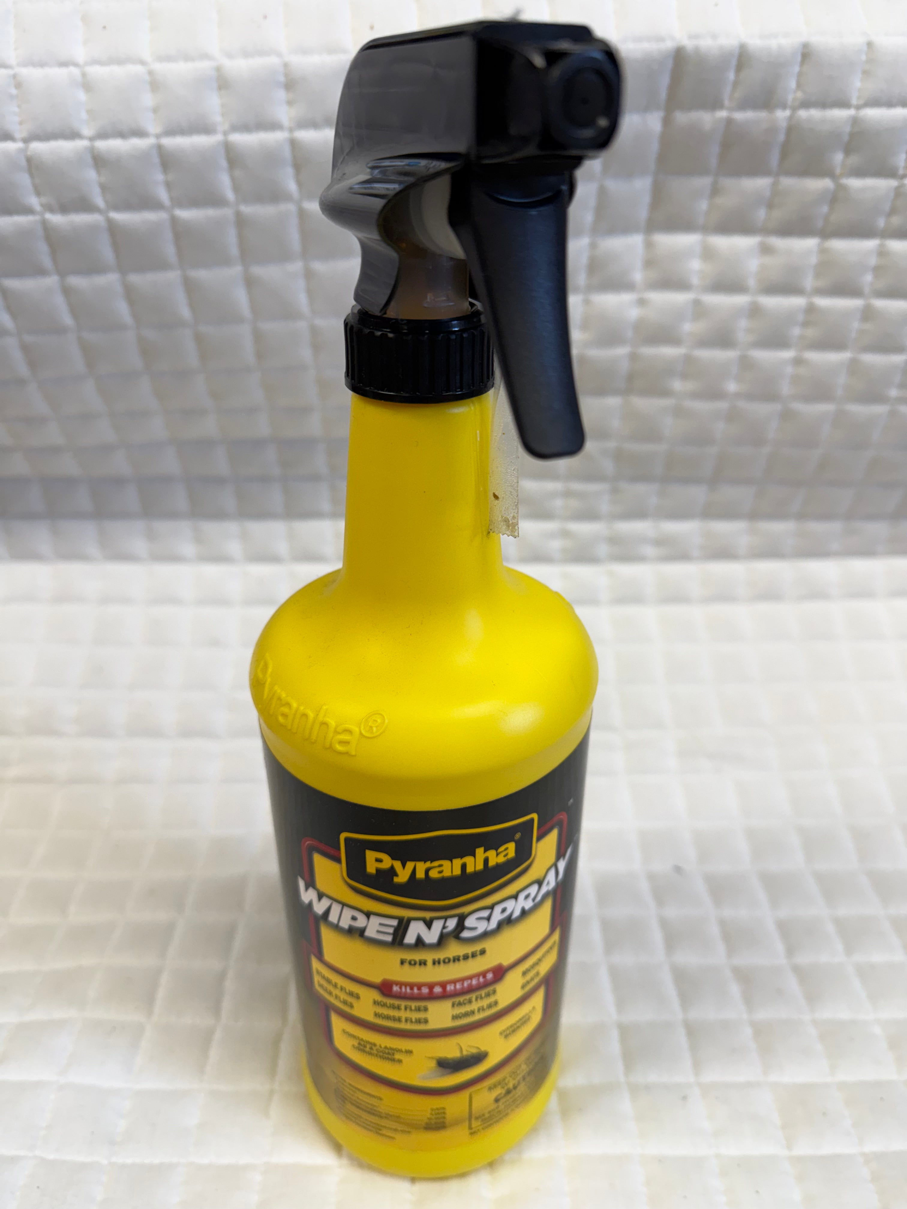 Pyranha Wipe N' Spray Fly Spray for Horses