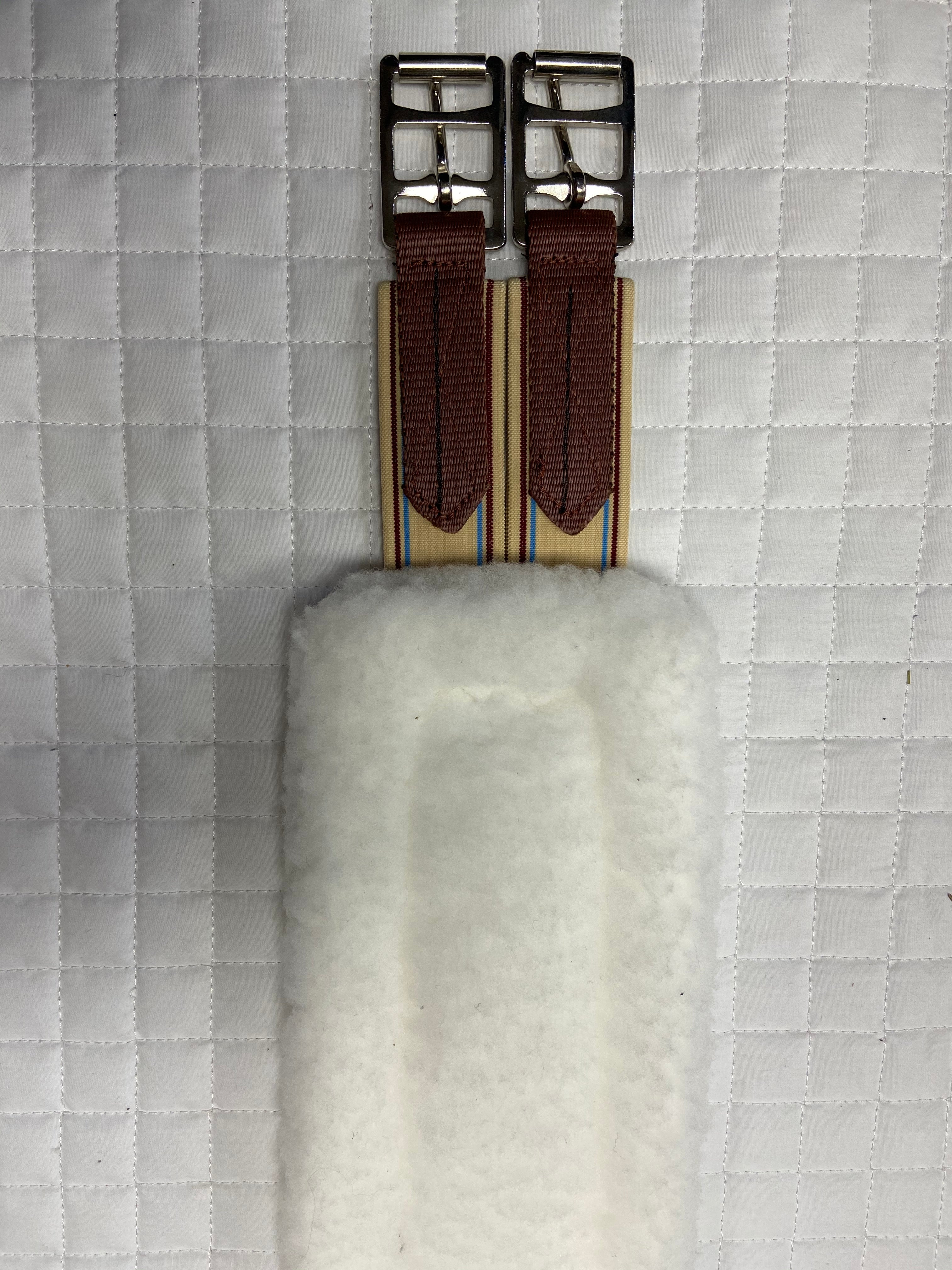 Lettia fleece lined girth