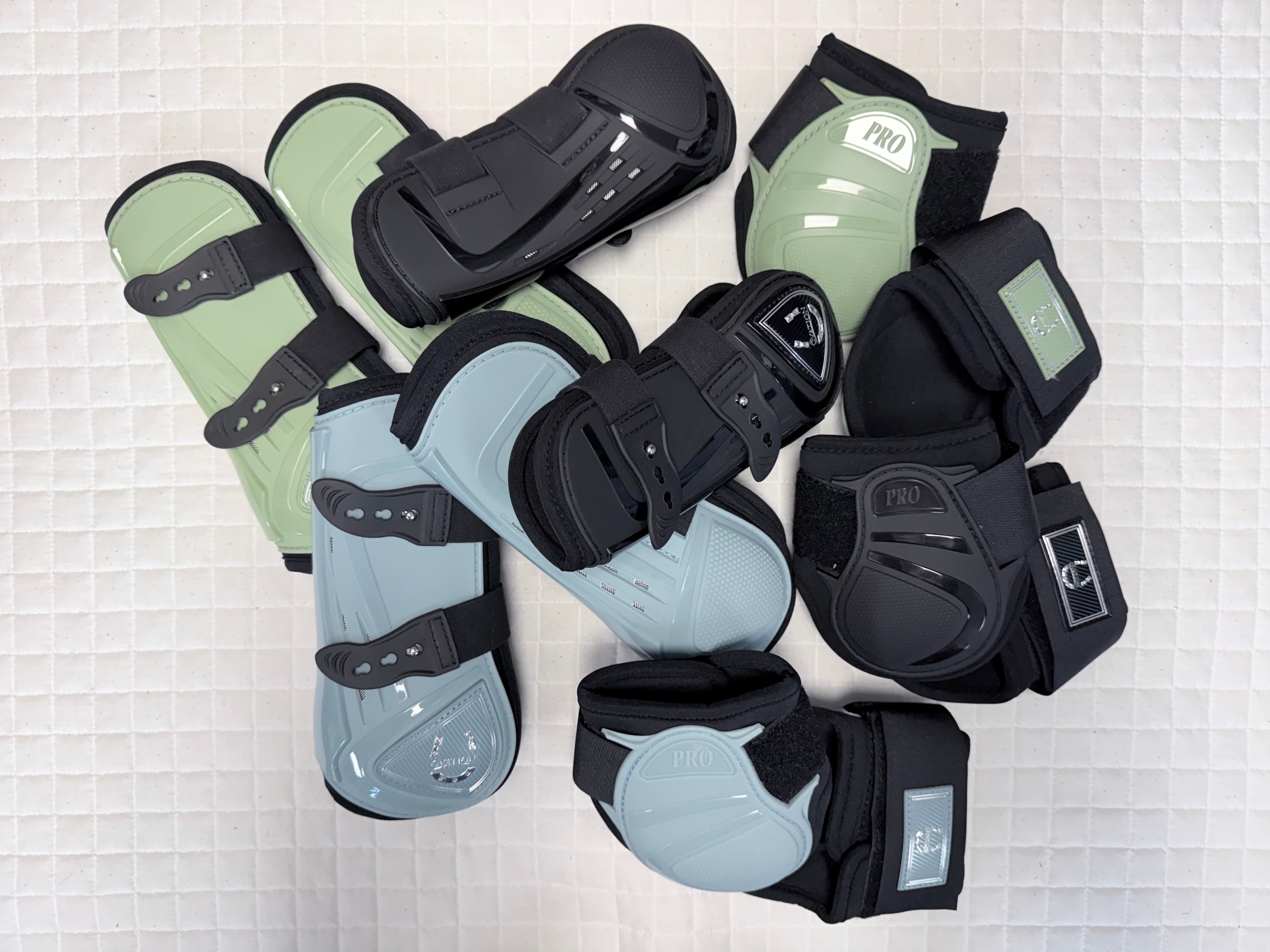Lucky Ovation Color Collection Protective Horse Boot Set