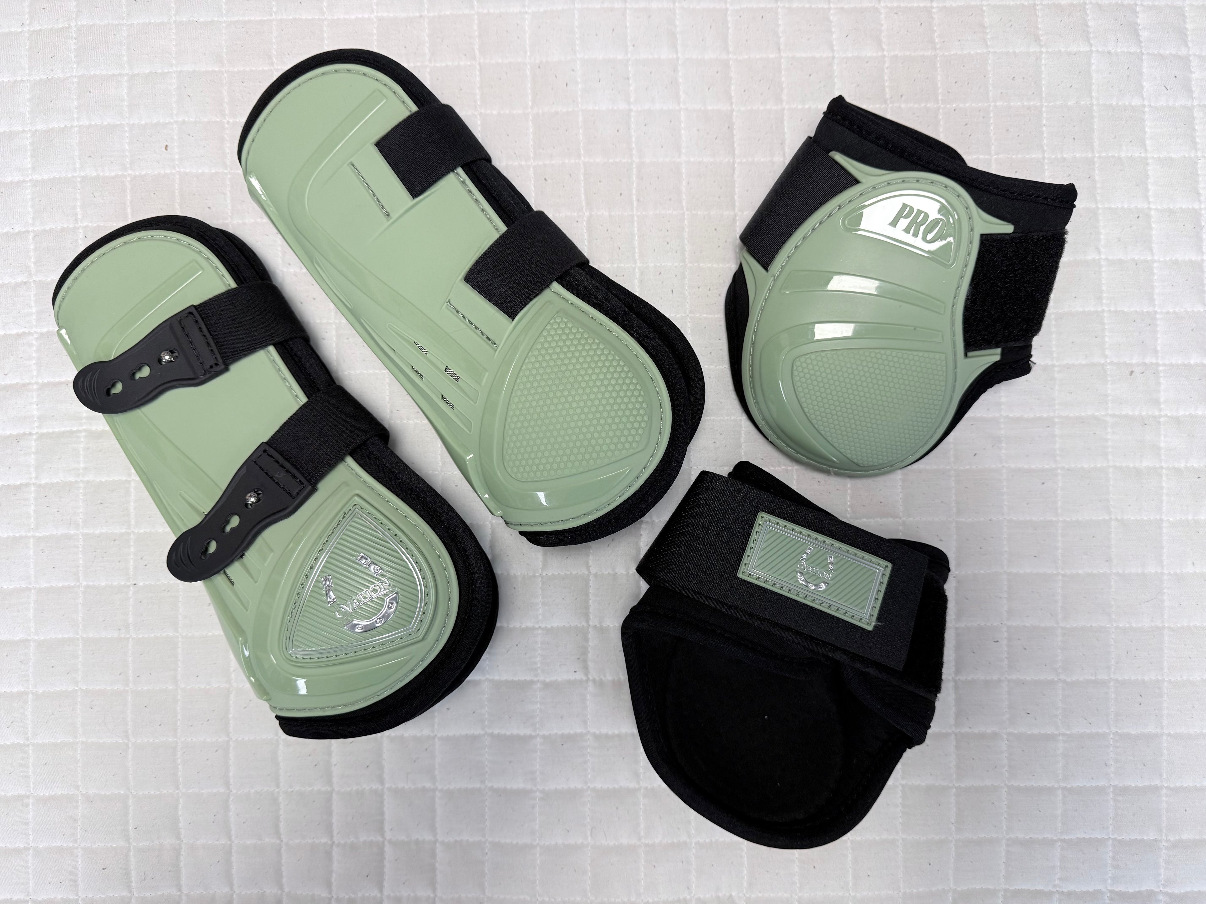 Lucky Ovation Color Collection Protective Horse Boot Set