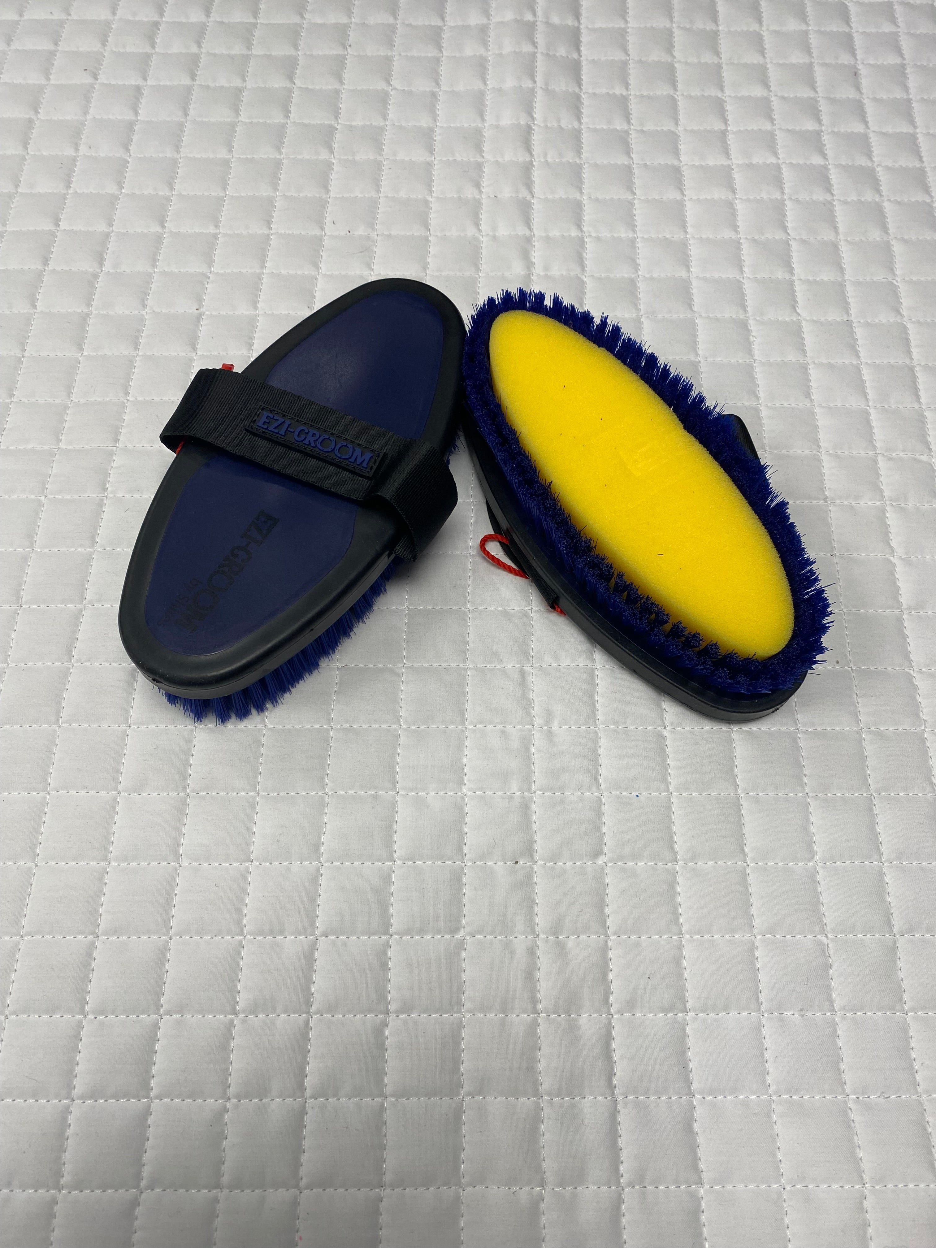 EZI-Groom Grip Body Wash Sponge Brush