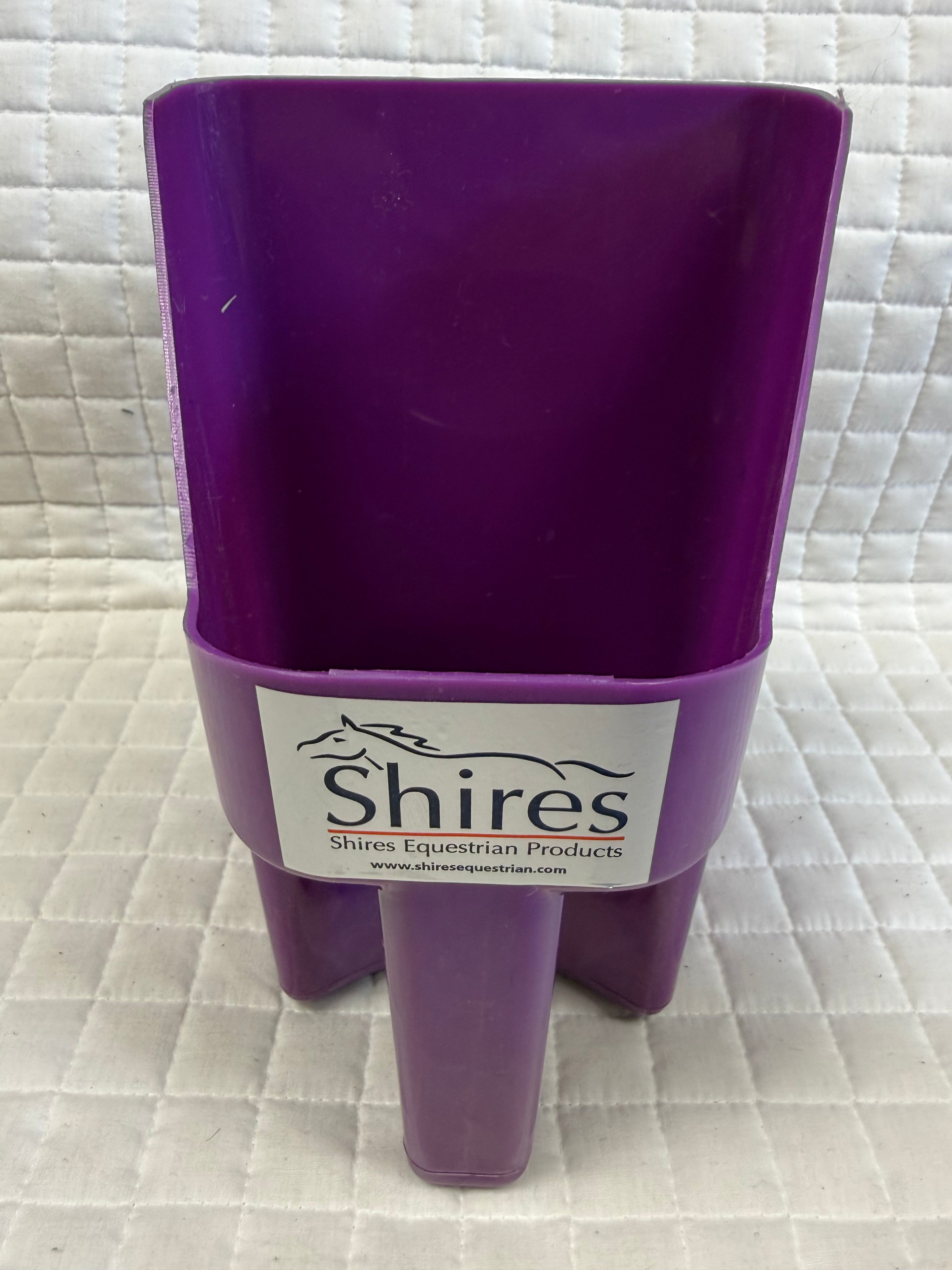 Plastic Feed Scoop 3 Quart