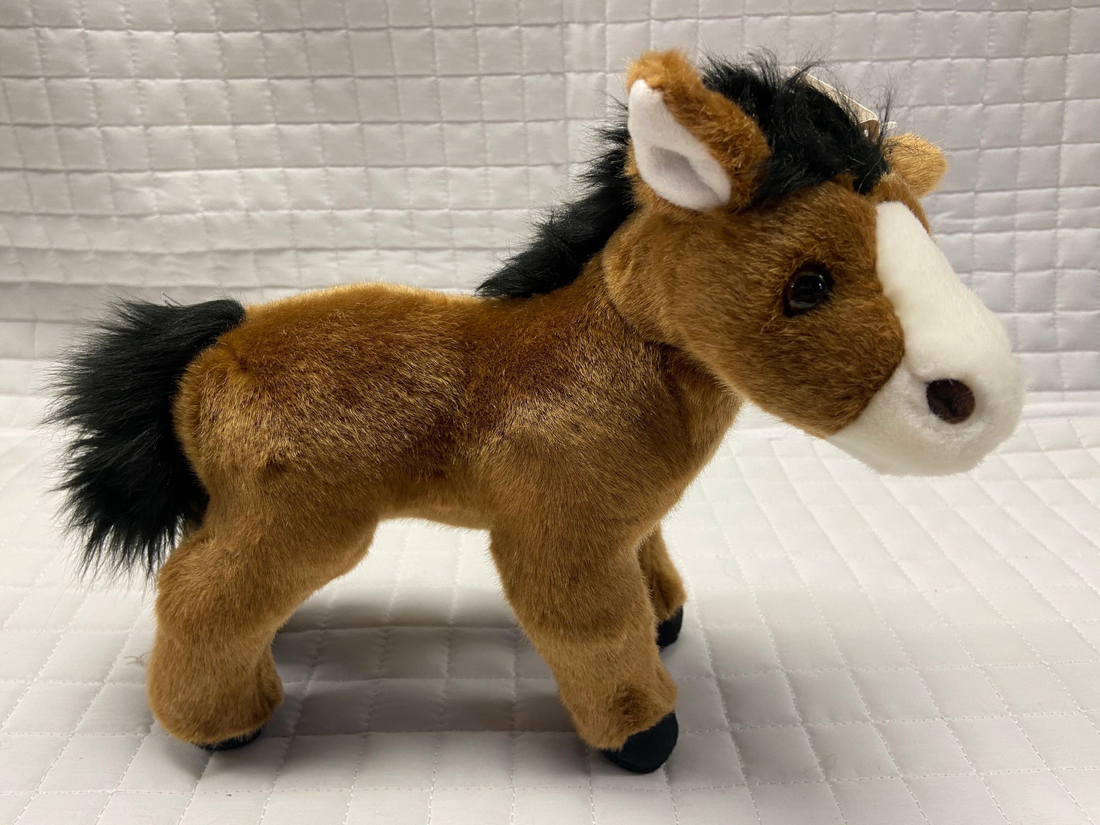 Standing Horse 8"